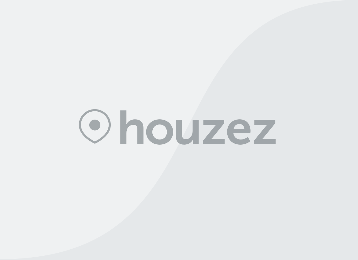 İstanbul Arnavutköy Boyalık’ta, havalimanına sadece 10 dakika mesafede bulunan site içerisinde yer alan 4+1 Tripleks ikiz villanın üst dubleksi